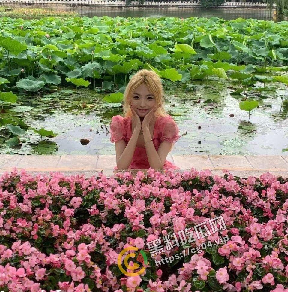 癞蛤蟆终于吃到了天鹅肉！蛰伏多年的猥琐男终于追到了女神 直接给干哭 还把女神给曝光了出来炫耀 多图警告  第4张