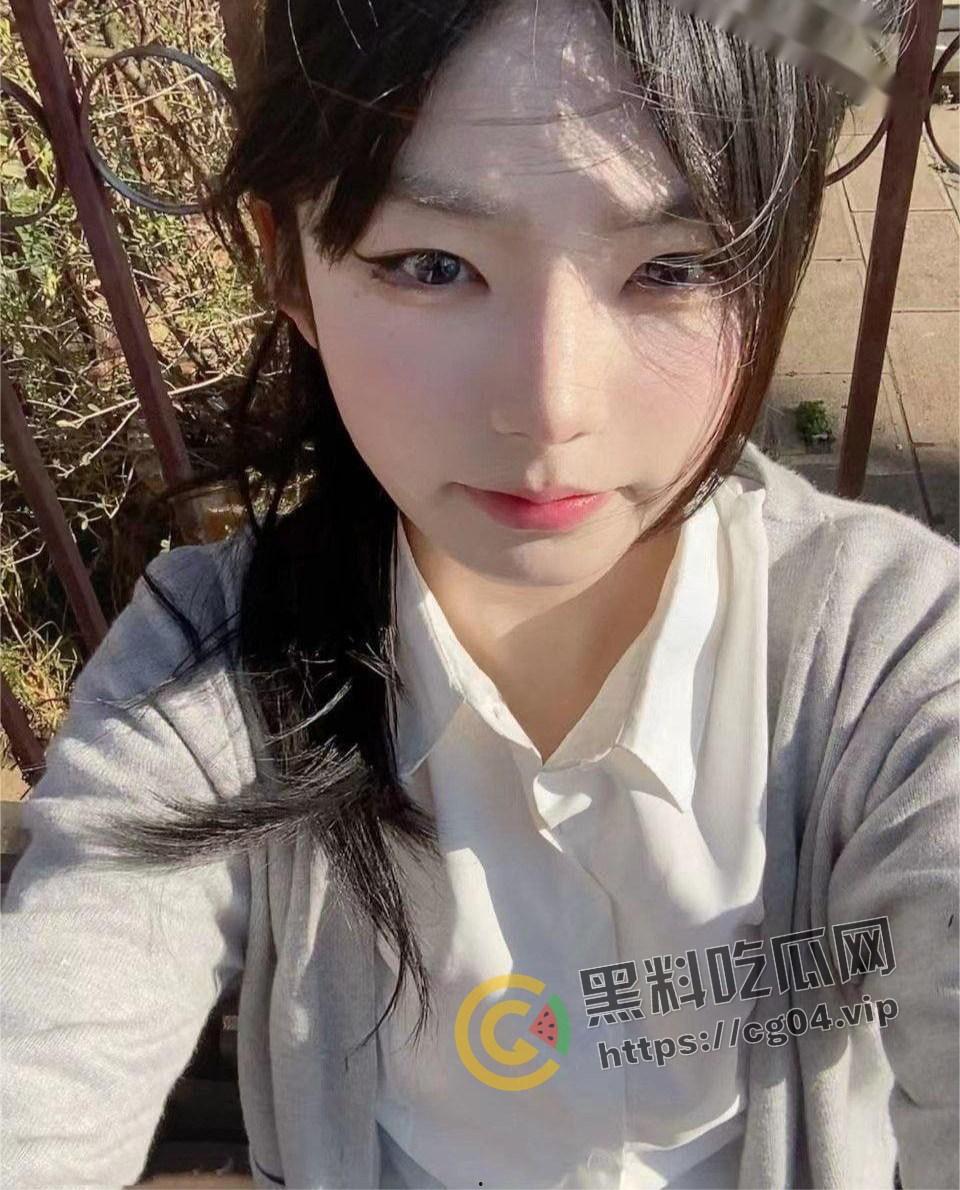 癞蛤蟆终于吃到了天鹅肉！蛰伏多年的猥琐男终于追到了女神 直接给干哭 还把女神给曝光了出来炫耀 多图警告  第12张