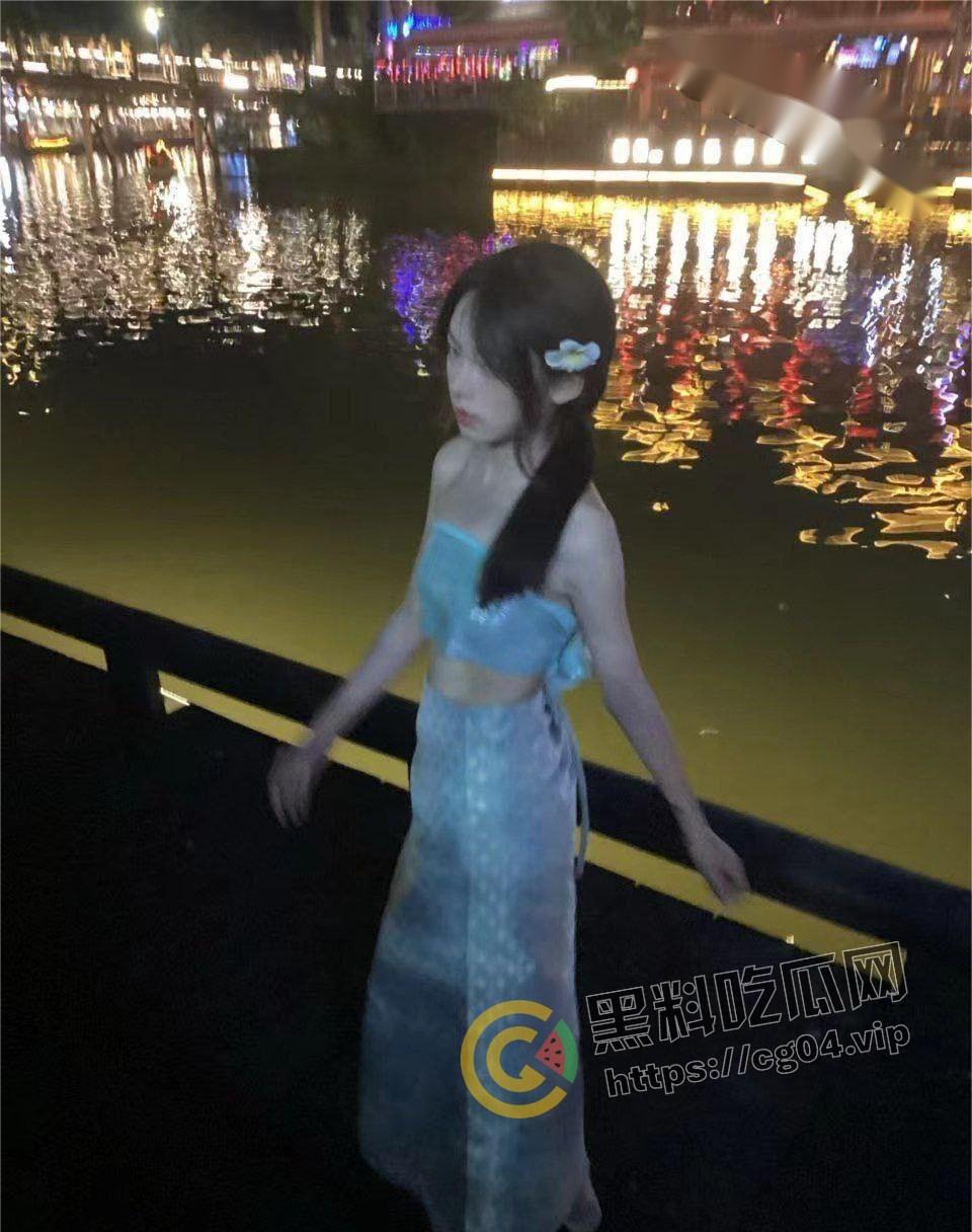 癞蛤蟆终于吃到了天鹅肉！蛰伏多年的猥琐男终于追到了女神 直接给干哭 还把女神给曝光了出来炫耀 多图警告  第19张