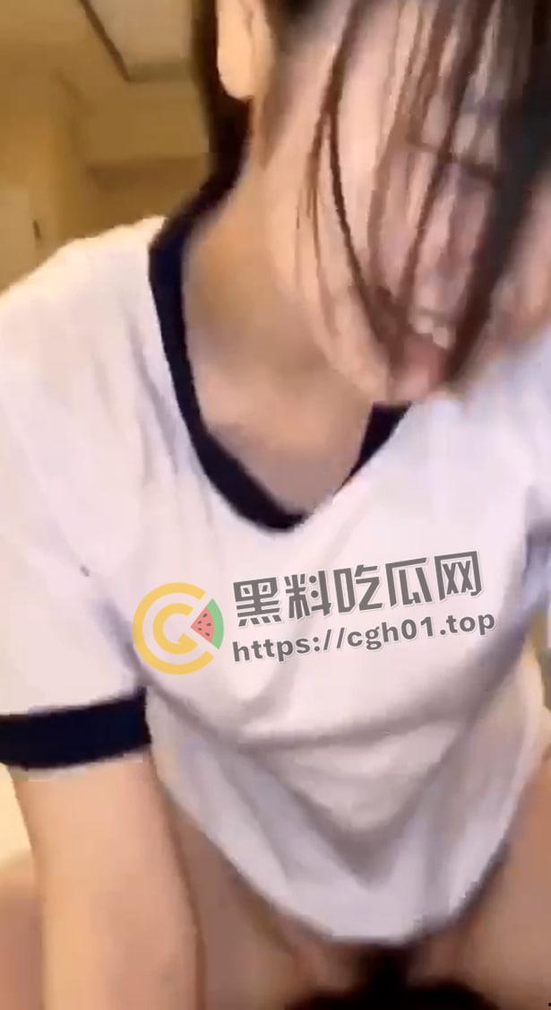 网盘重磅流出！高中萌妹的初体验 校服这不比丝袜还加攻速  第3张