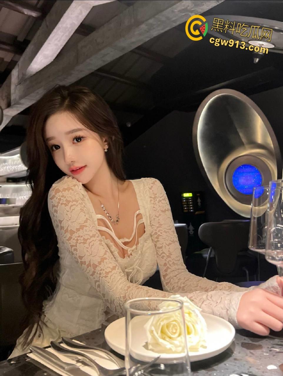 送喝醉酒的姐姐回家，饥渴姐姐竟让我陪她，性感灰丝高跟鞋足交，忍无可忍撕开丝袜后入爆操 ！  第2张