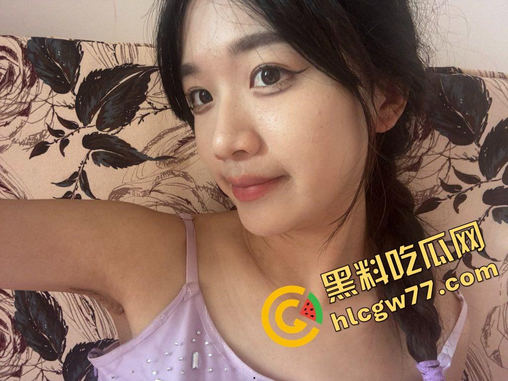 甜妹外表实则骚货体质，新乡小甜妞『钱乐乐』奶大腿白笑得甜，就是阴毛炸得跟小草坪一样！  第3张