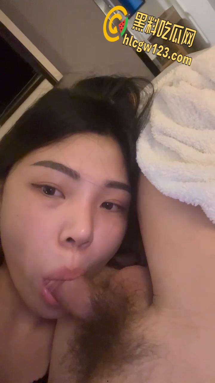 高冷学姐变骚浪母狗！黑白丝大长腿勾魂，富二代爆操后入，含着JB直流口水 !  第7张