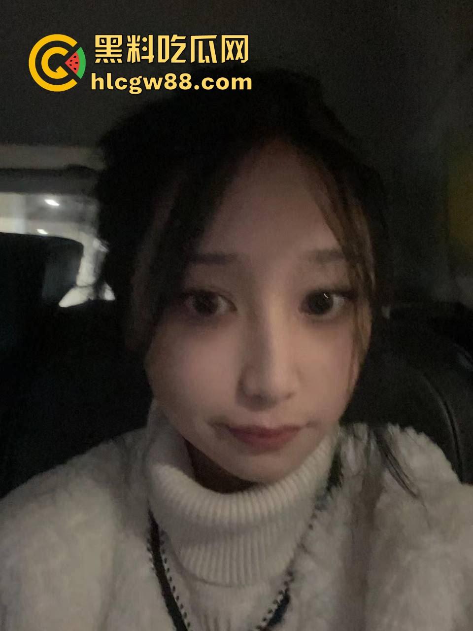 上海交通大学『周奕』反差骚母狗在酒店被丢床上爆操，激情打桩到失神，内射小穴表情太淫荡！  第6张