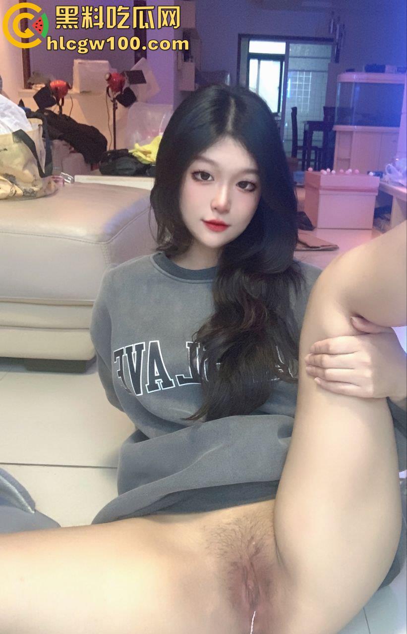 推特女菩萨【桃谷若姬子】露脸反差唯美COS，洛丽塔搭配白丝黑丝，展示粉嫩鲍鱼  第20张