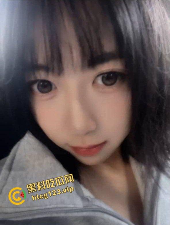 26岁研究生女神【刘美丽】的反差肥臀足控！露胸内衣加嫩乳头双手抓爆，肥臀后入任劳任怨！  第3张