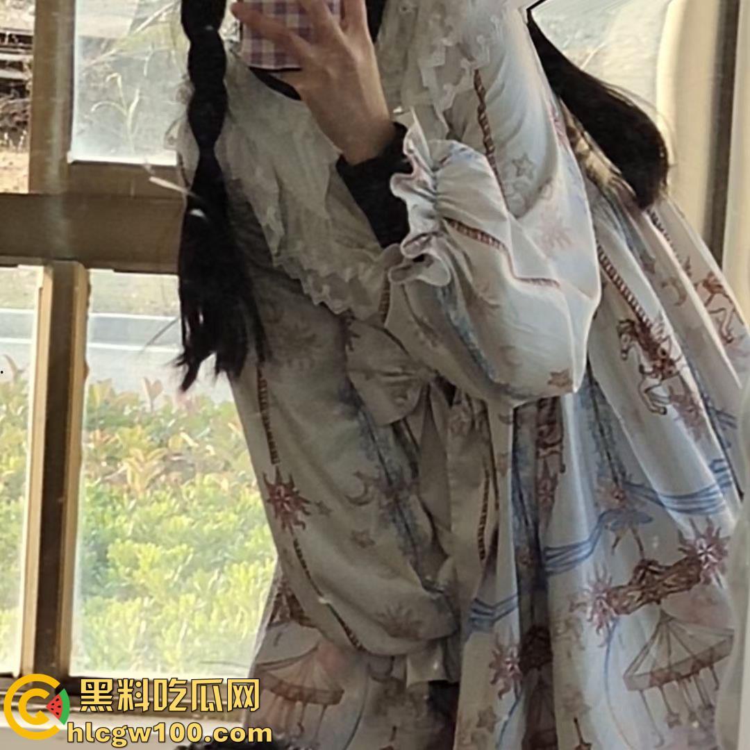 推特女菩萨【桃谷若姬子】露脸反差唯美COS，洛丽塔搭配白丝黑丝，展示粉嫩鲍鱼  第72张