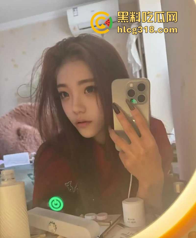 抖音网红【然后的然】直播PK为拉人气票竟现场脱衣服，全裸奶子小穴全露大放送，热心观众纷纷录屏！  第6张