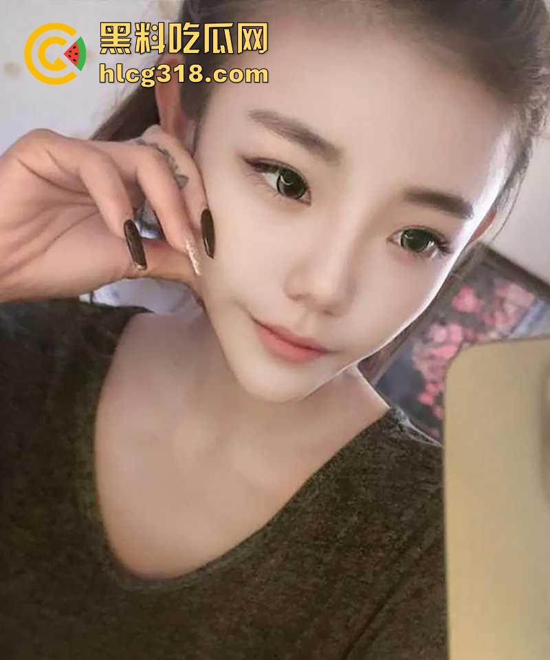 抖音网红【然后的然】直播PK为拉人气票竟现场脱衣服，全裸奶子小穴全露大放送，热心观众纷纷录屏！  第7张