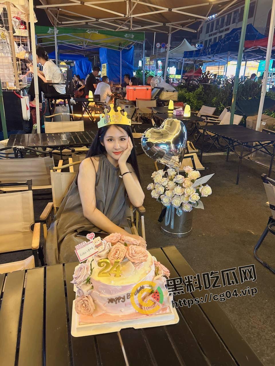 南宁邕武路夜市反差婊【泡面妹】婚内做鸡 2400一夜 下单的都是老公的好兄弟  第1张