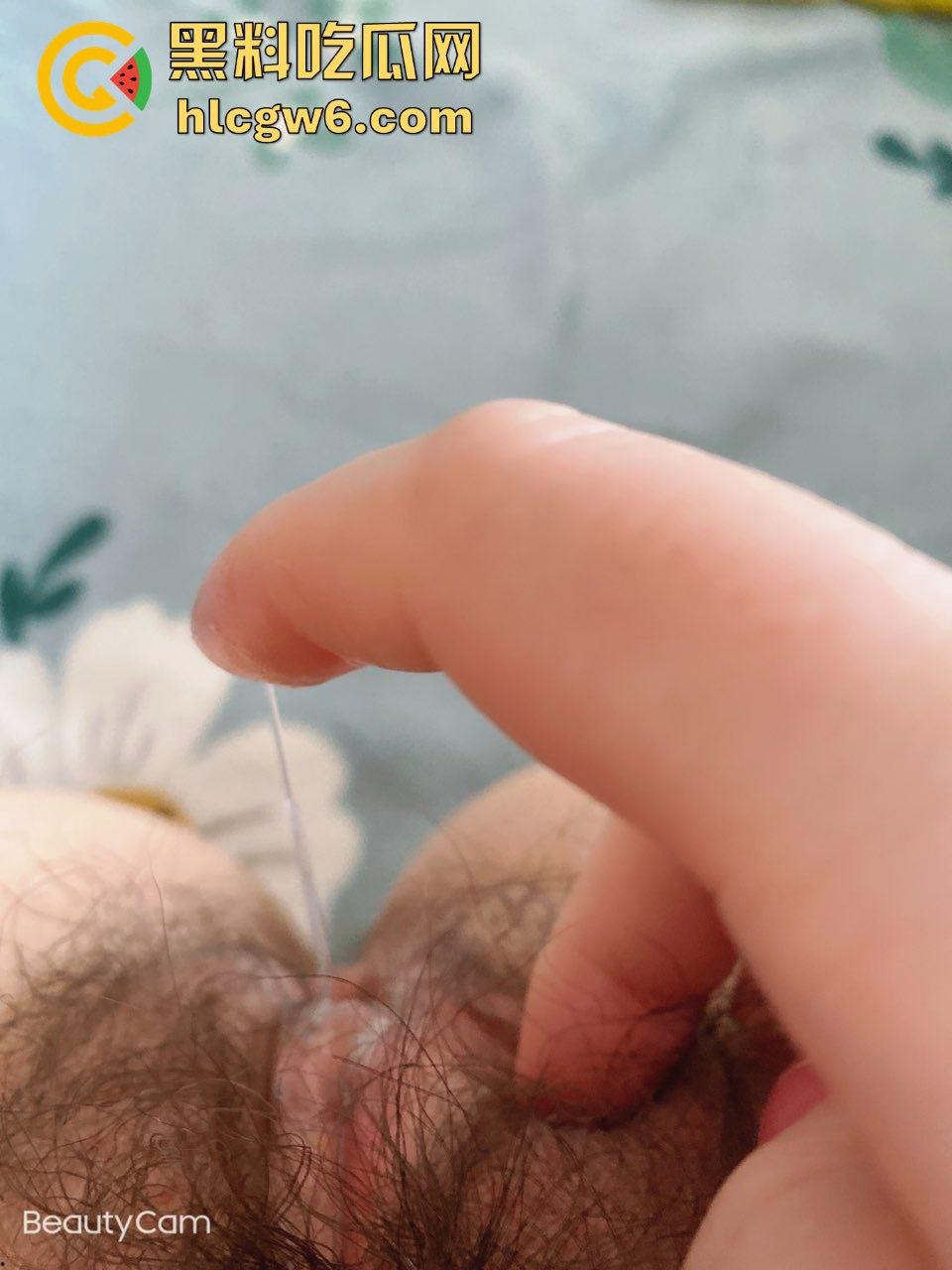 潮汕23岁学生妹约炮视频外流！清纯学妹口交捂脸掩骚浪，明明全懂还装得一副娇羞样，这货太能玩了！  第3张