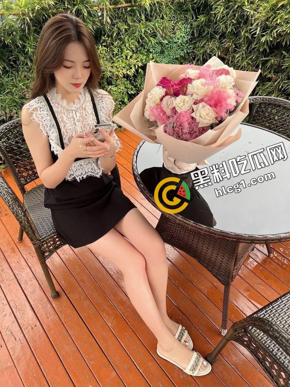 南京艺术大学瓜子脸女神『李佳琳』性欲旺盛的母狗 金主包养调教玩弄视频流出  第1张