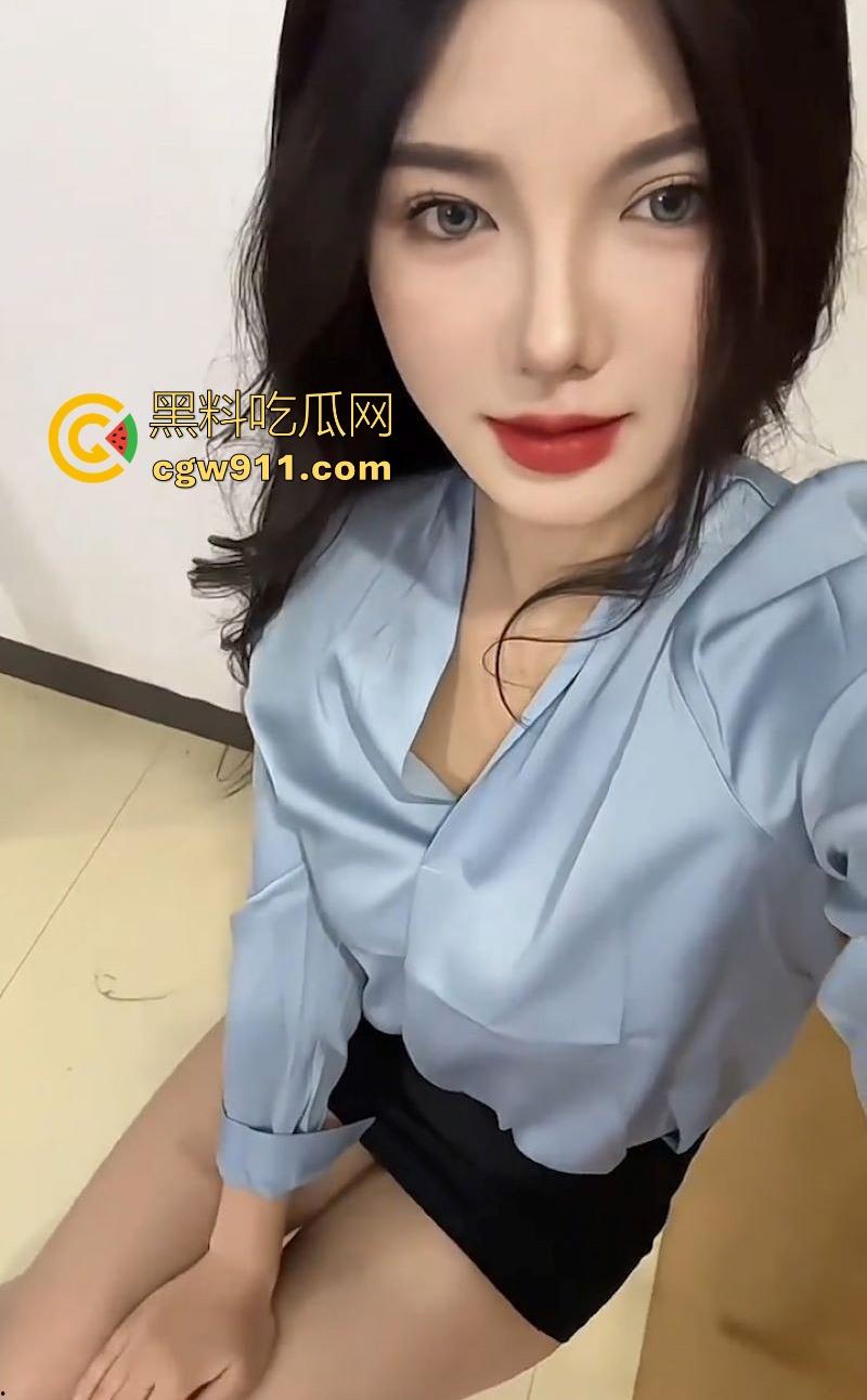 极品巨乳网黄女神【阿意】一对一定制福利流出，G杯巨乳M腿道具自慰，口交淫声浪叫，尺度拉满！  第1张