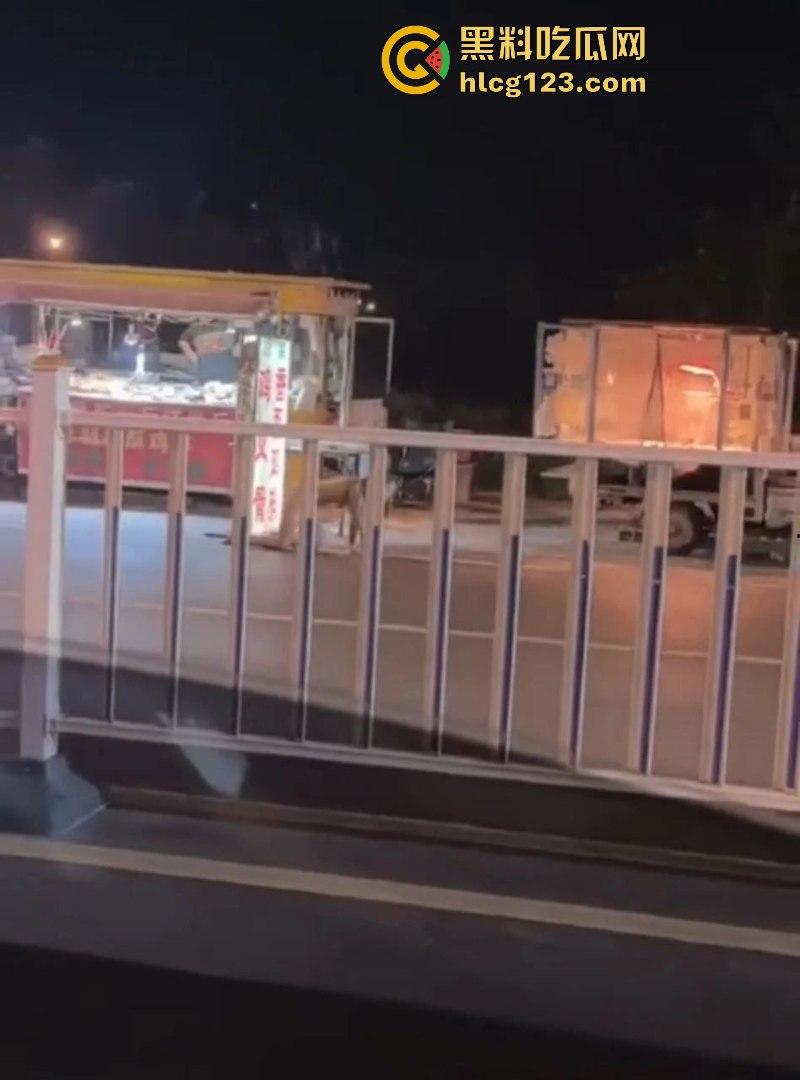 河北邢台 快手网红【吴媛媛】嗑药嗑嗨全裸大街爬行 裸奔求操视频疯传全网  第4张