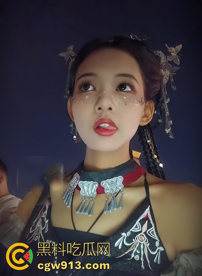 沈阳鲁迅美术学院，顶级颜值黑皮女大【郭佳】，身材曼妙性感诱人，体育生男友激情性爱，视频传遍全校！  第1张