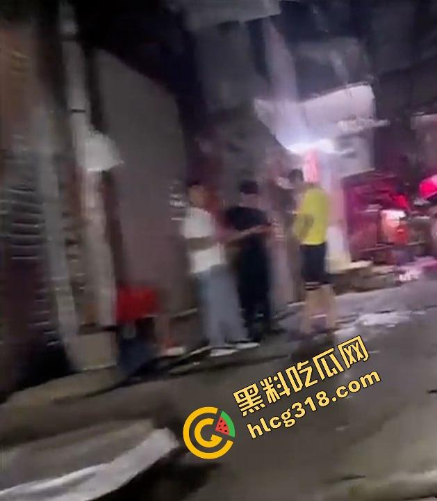 代驾小哥走错路，误入广州快餐洞洞乐街，5分钟看到20个站街妹，还有人主动贴窗舔门把，狼友们你们懂？  第6张