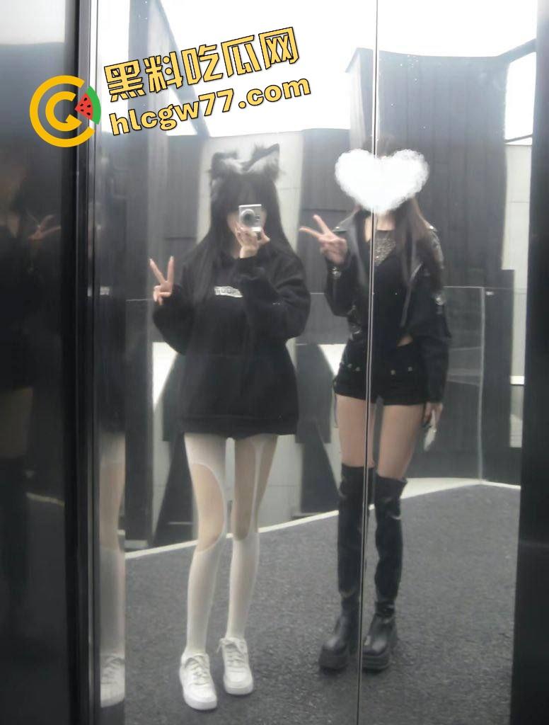 石家庄精神小妹【李亿亿】穿JK制服上门舔棒，含着鸡巴的样子贱得想让人一巴掌操她脸上！  第7张