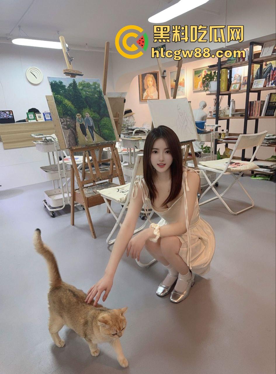 女神跟金主做爱视频给舔狗看，看着白月光给后入抽插 不争气的眼泪瞬间流了下来！  第2张