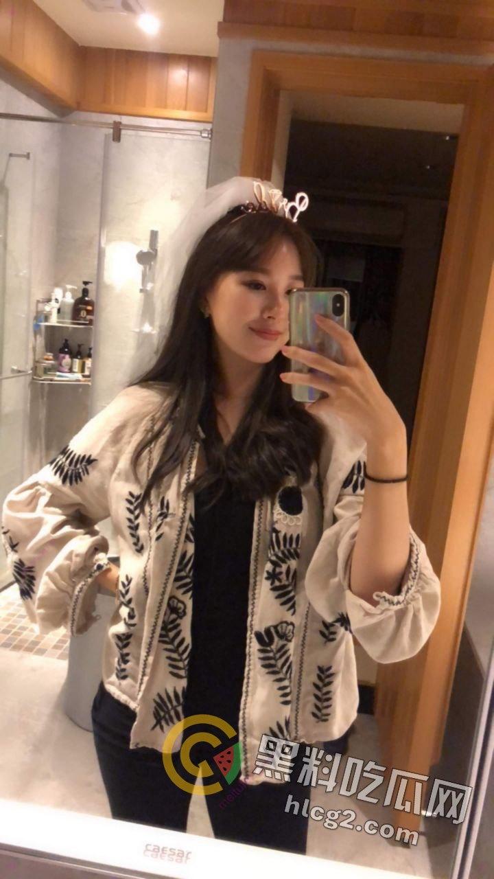 台湾新闻传播大学极品美女生活照与大尺度视频遭ICOLD外泄，床上表现让人惊叹！  第1张