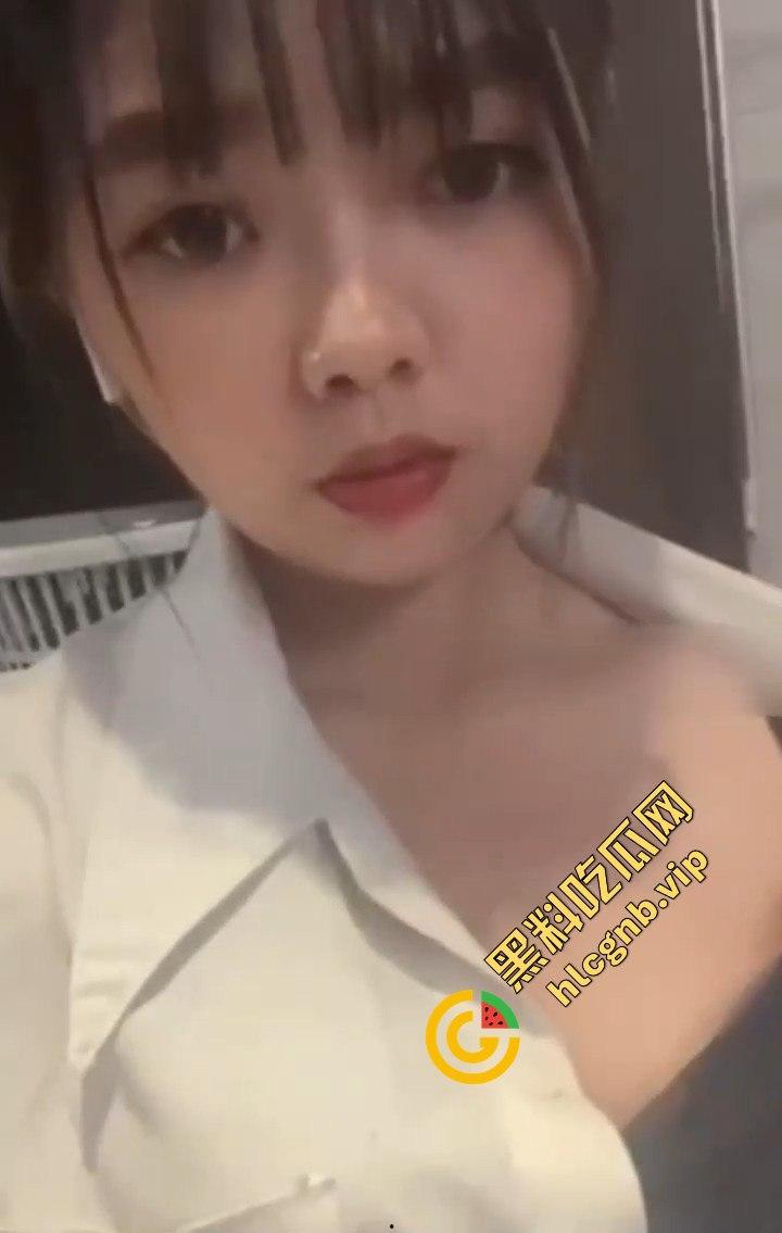 台湾新北少妇『牛如月』洗衣店微胖老板娘自拍卖骚！黑丝OL制服下的极致诱惑！  第6张