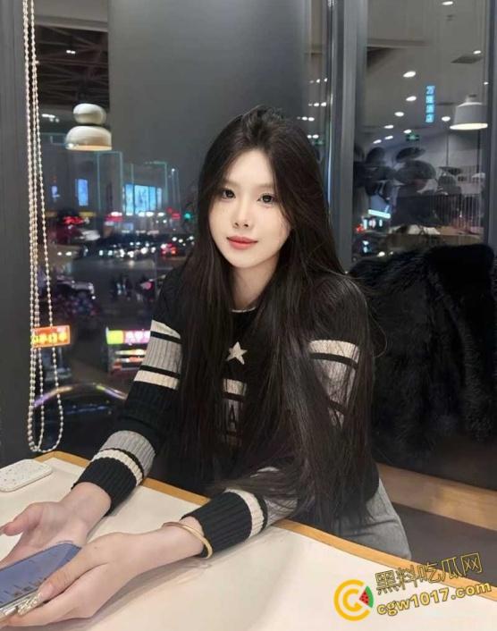 成都师范大学【陈曦涵 】，被体校男友在出租屋站起来狂蹬，开档渔网后入爆操，爽到高潮痉挛全身抽搐！  第1张