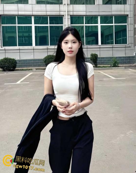 成都师范大学【陈曦涵 】，被体校男友在出租屋站起来狂蹬，开档渔网后入爆操，爽到高潮痉挛全身抽搐！  第6张