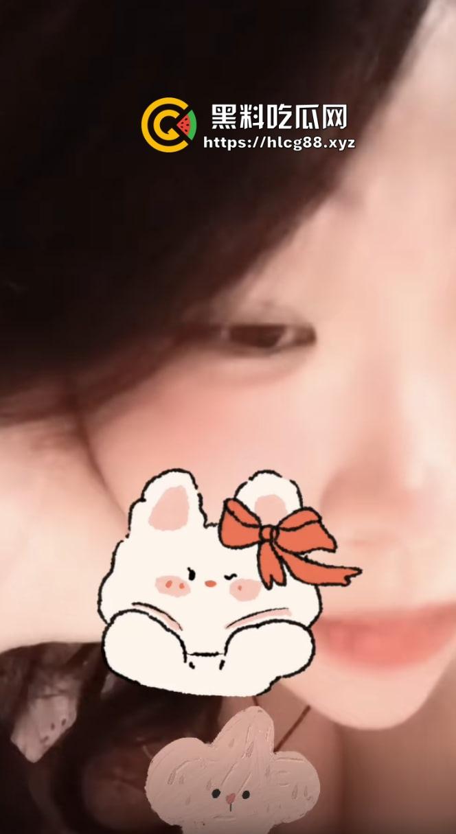 江苏无锡大奶骚妹『热欲』抖音连麦开撸，礼物一刷小粉逼随便看，急找长期鸡巴包养！  第2张