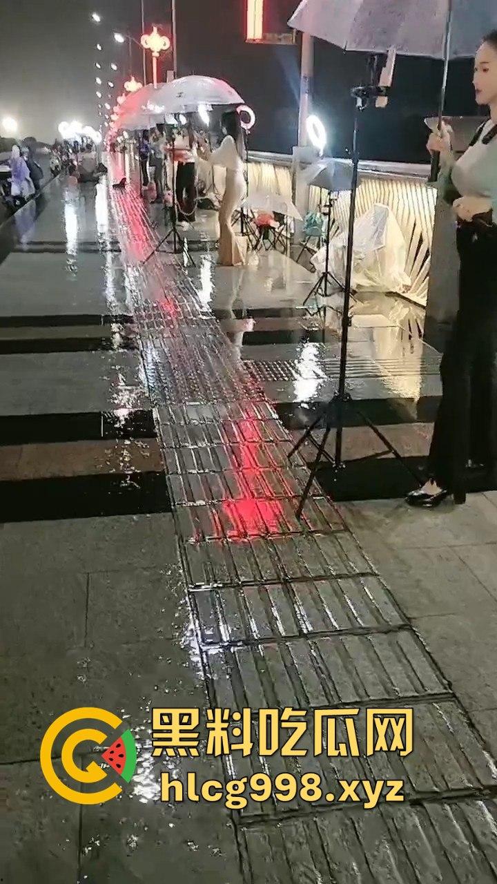 山西网红一条街！南州大桥下全是网红乞丐，美女挤满400多人，乞讨都成产业了！  第2张