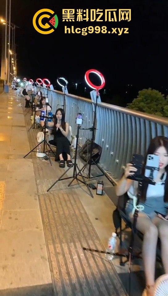 山西网红一条街！南州大桥下全是网红乞丐，美女挤满400多人，乞讨都成产业了！  第9张