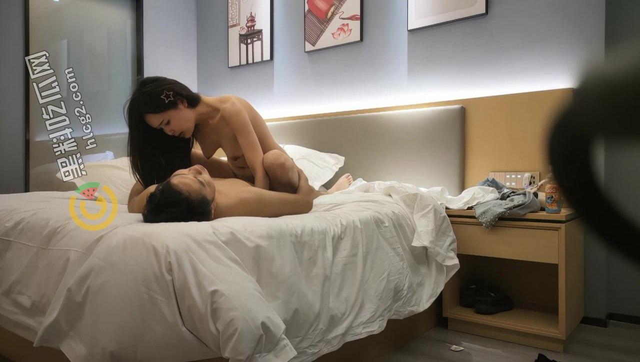 性感模特外围露骨做爱大曝光，模特外围生活被探花偷拍，惊艳画面全网疯传，她的秘密生活无处遁形  第4张