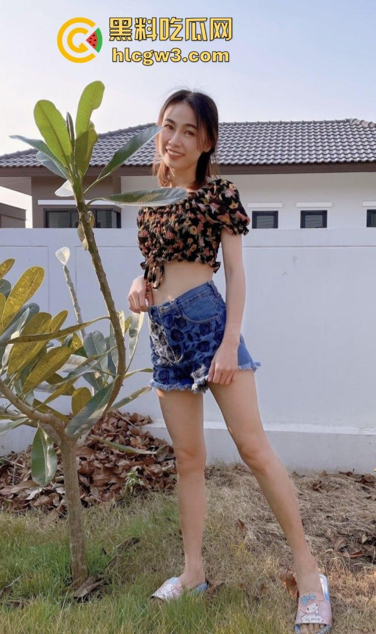 OnlyFans顶级反差御姐【Chipy】！甜妹笑容下的骚劲炸裂，一边挨操一边喊轻点，谁扛得住？  第30张