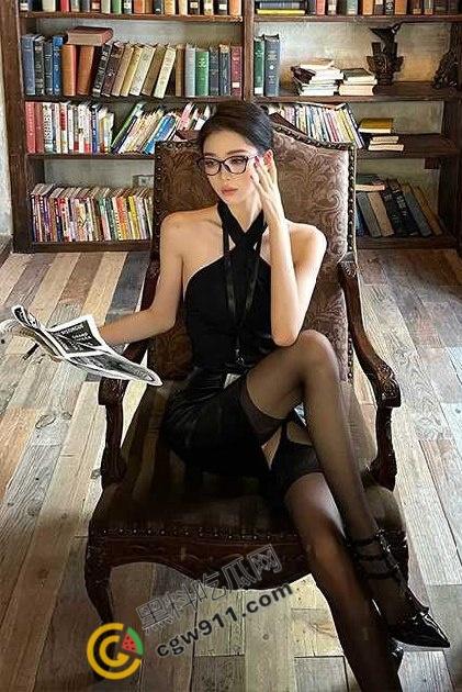 海角大神爆发新作！已为人妻的姐姐被无套操爽，舔屌配合大喷精，瓜友们赶紧收藏！  第1张