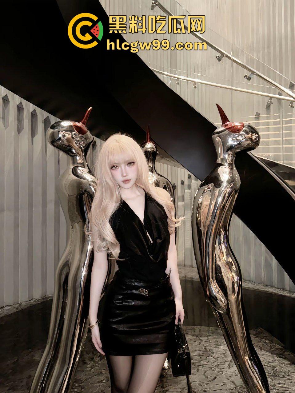 抖音极品黑丝御姐骚鸡【小猫饱饱】6万粉丝背地的母狗故事，伺候富二代玩弄美穴舔逼还拉丝！独家原创曝光流出！  第4张