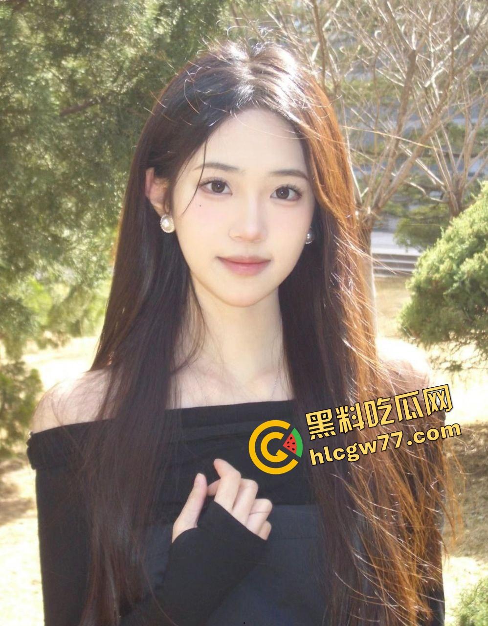 重庆女神学姐『李香』被富二代当玩具轮操，自慰成瘾下体红肿，每晚潮喷三次才睡得着！  第2张