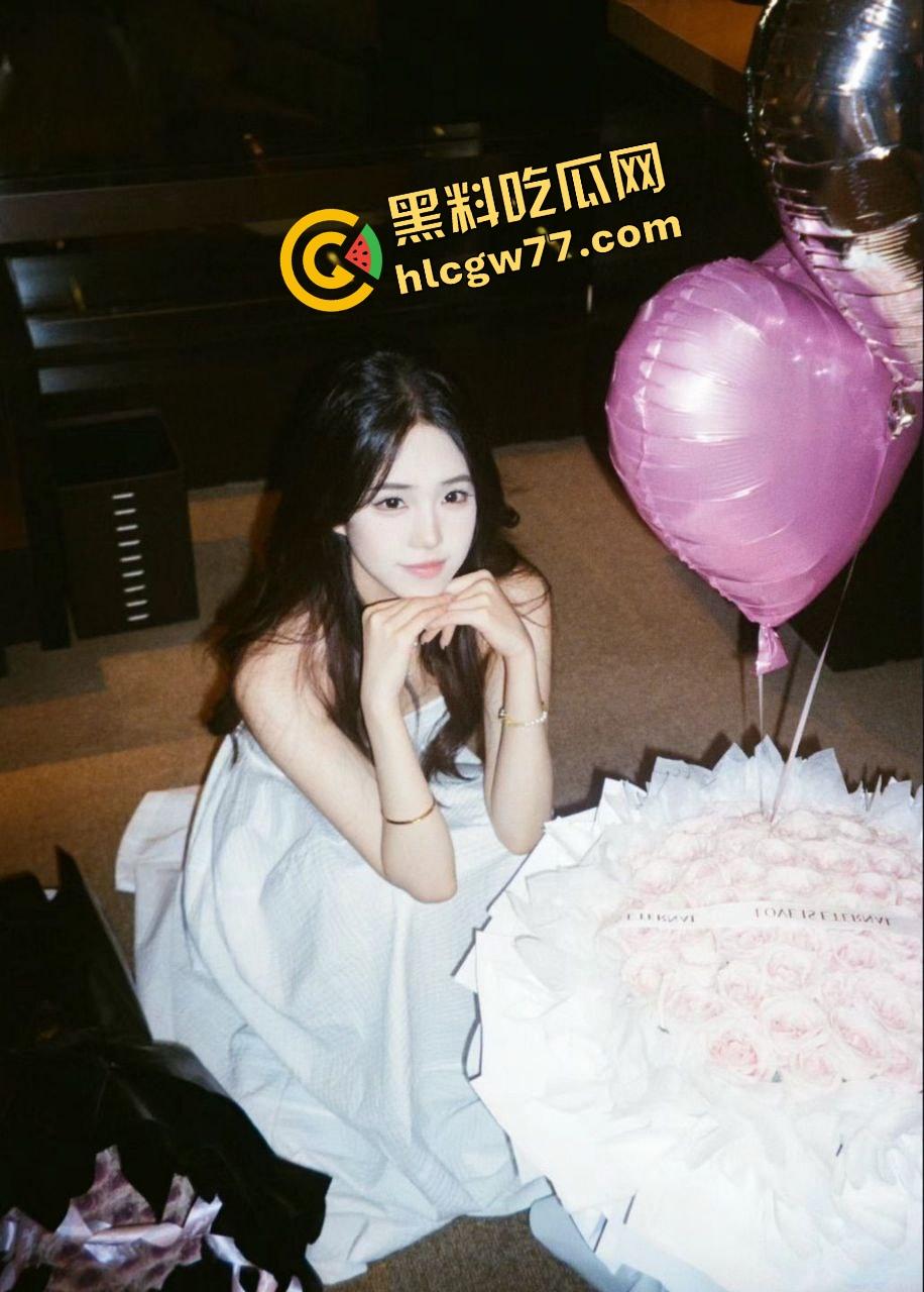 重庆女神学姐『李香』被富二代当玩具轮操，自慰成瘾下体红肿，每晚潮喷三次才睡得着！  第3张