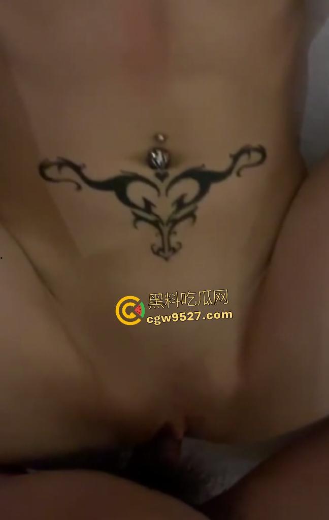 反差母狗【黄乔欣】被金主调教成淫奴！清纯脸蛋竟带上狗链，口交完后还嗦金主的脚趾，真香！  第5张