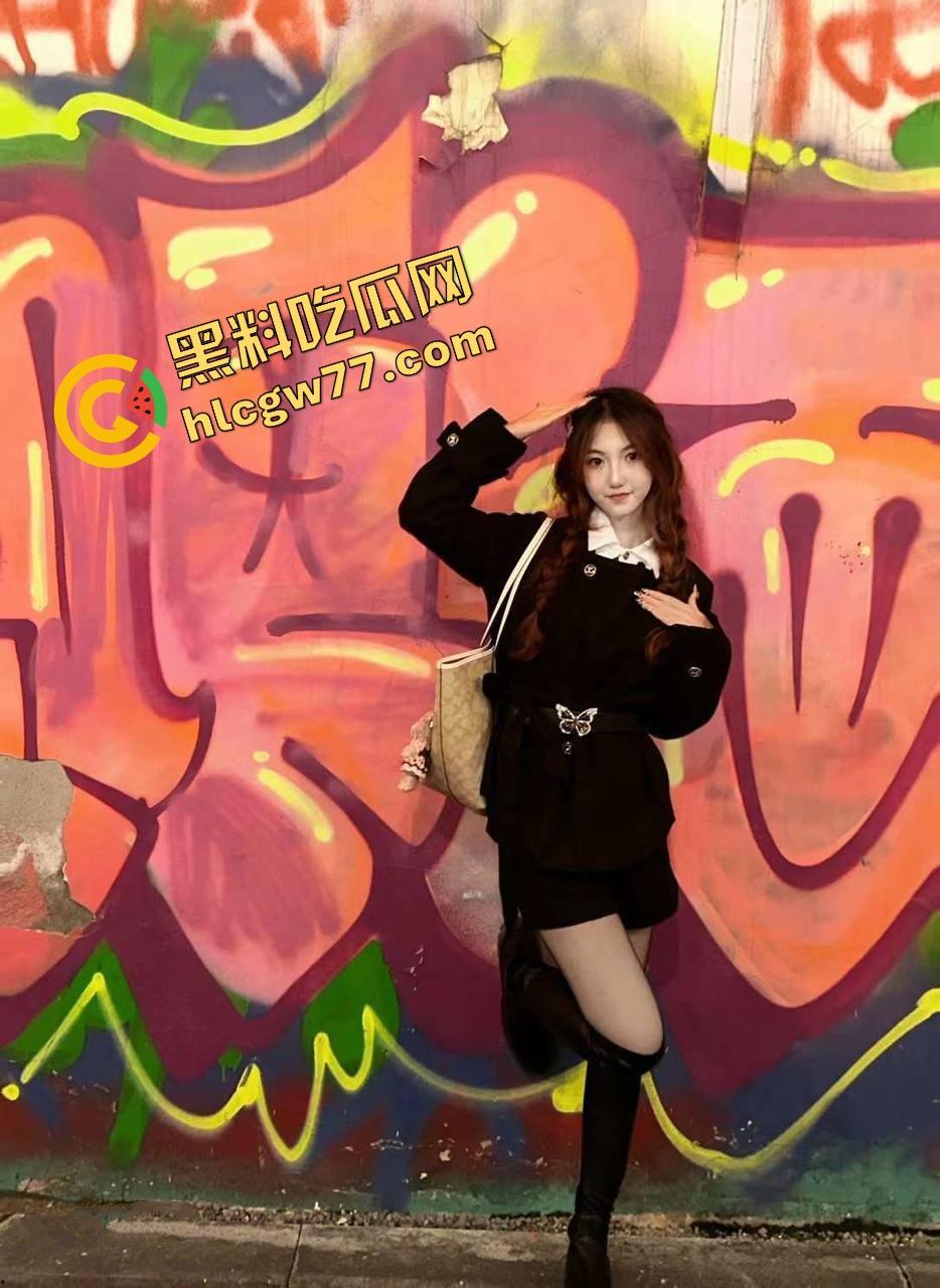 邯郸高颜值理发店小妹【兔兔】学徒眼镜骚货，天然喜欢捆绑调教，越绑越湿，骚穴夹得翻红抽搐！  第4张