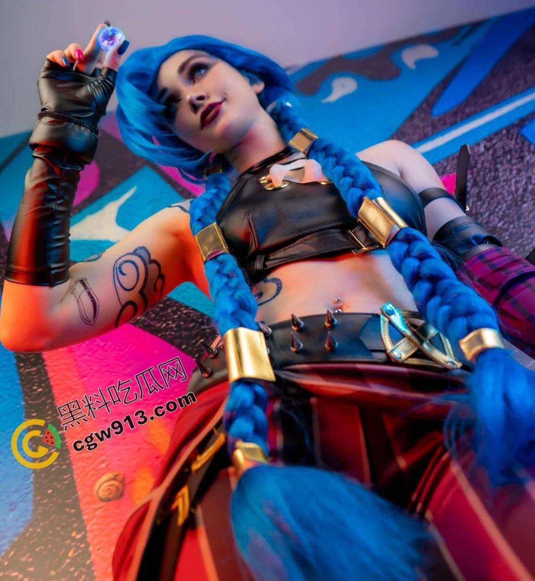 美女博主COS金克斯引爆全网关注：高超口技、诱人翘臀与神秘白虎穴，精彩绝伦的性爱场面让网友热议不已  第2张