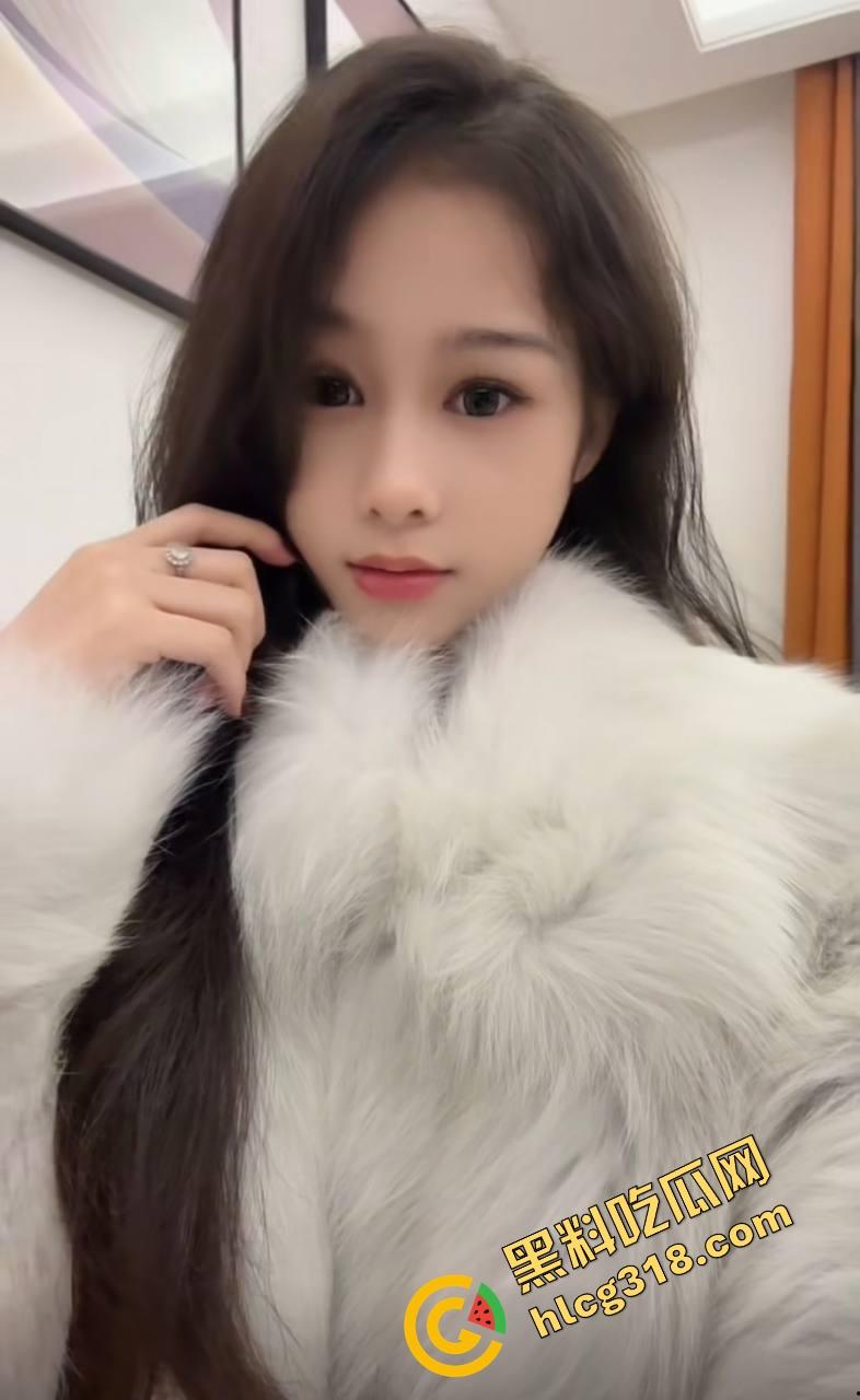 现在小仙女背地里全沉迷黑屌巧克力，一个个被操得腿软心服，舔着黑屌笑得像吃糖喊着Daddy求内射！  第3张