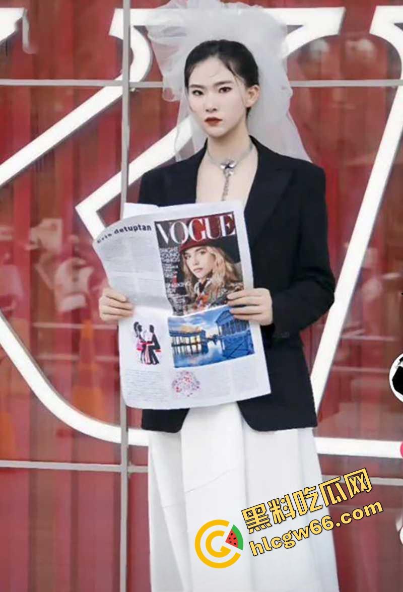 瓜友爆料网调188气质女神，生活照清冷艺术范，私下却拍骚穴菊花自拍，SM装求调教当母狗！  第6张