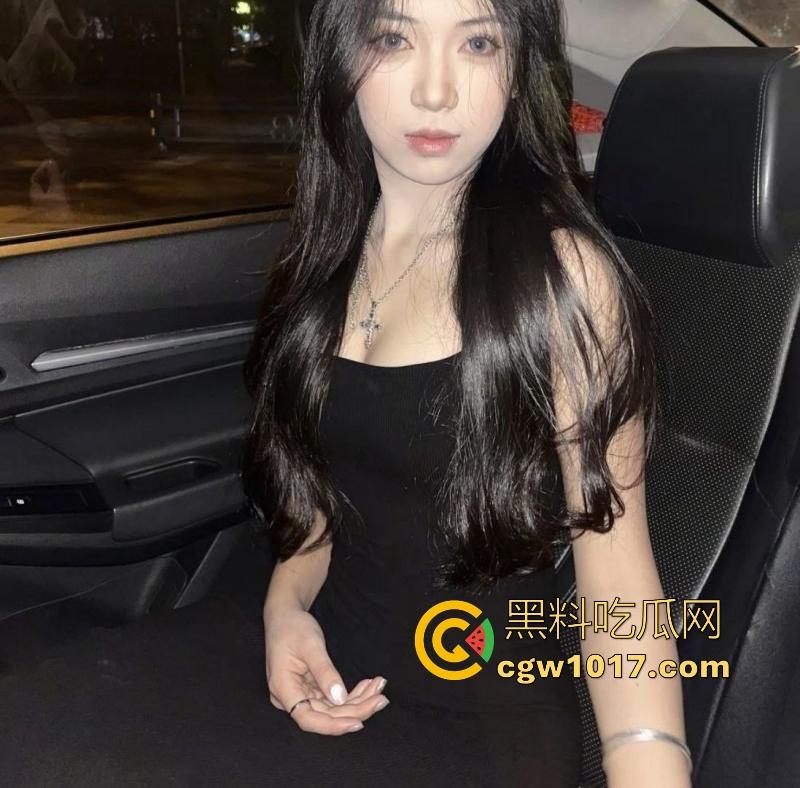 成都极品长腿御姐【卢怡宁】气质高冷却私下淫荡至极，被男友调教激情爆操，黑丝诱惑深喉舔屌，无套猛操内射中出！  第2张