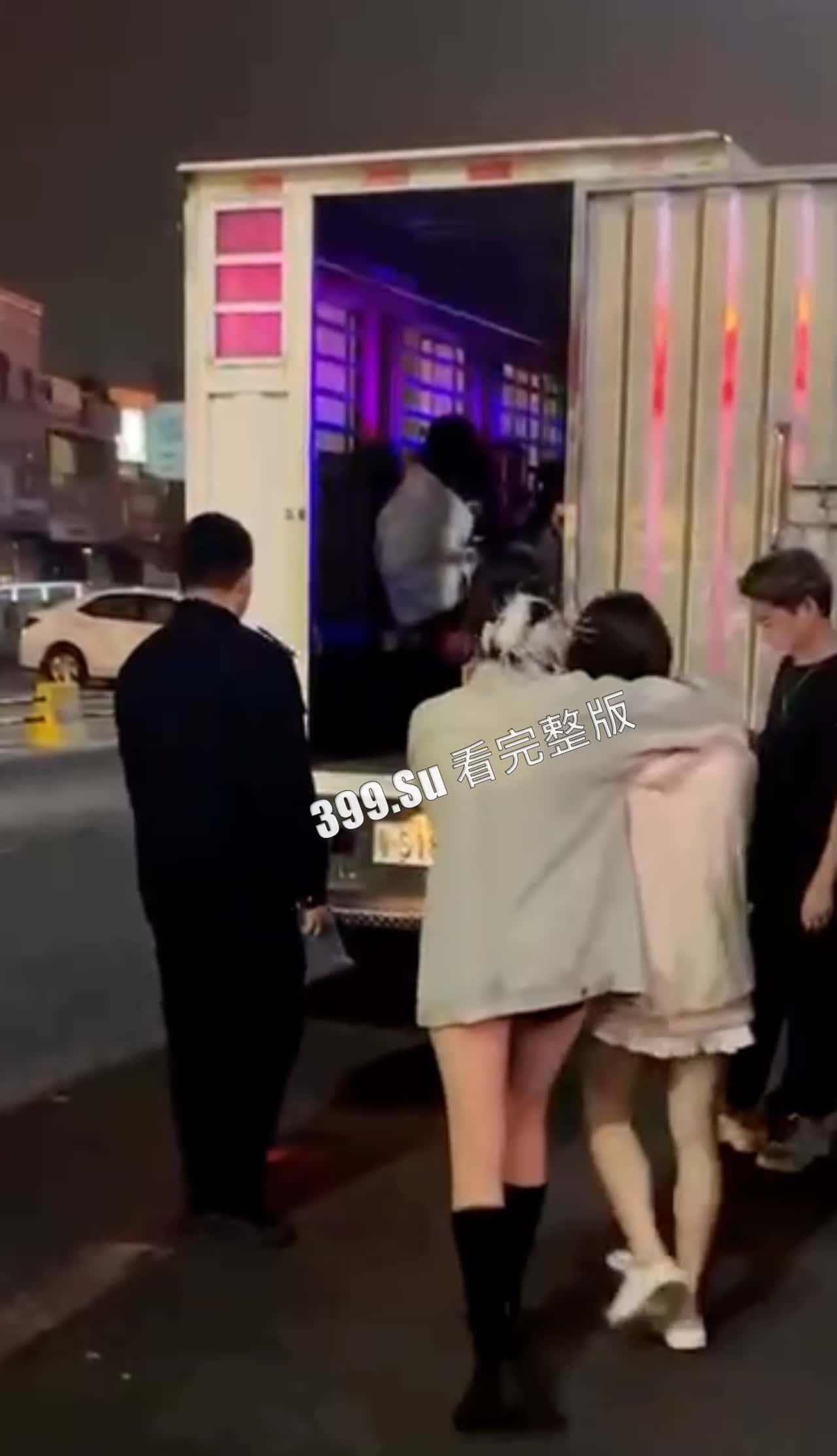 扫黄合集  出动这么多警力，积极且亢奋，不知道还以为在抓什么连环杀人犯呢（三） 第7张