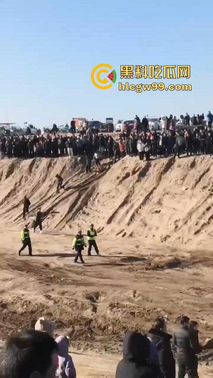 邯郸魏县飙车现场突袭，越野场地赛突遇警察突袭，猛禽油门踩到底，吓得差点侧翻！  第11张