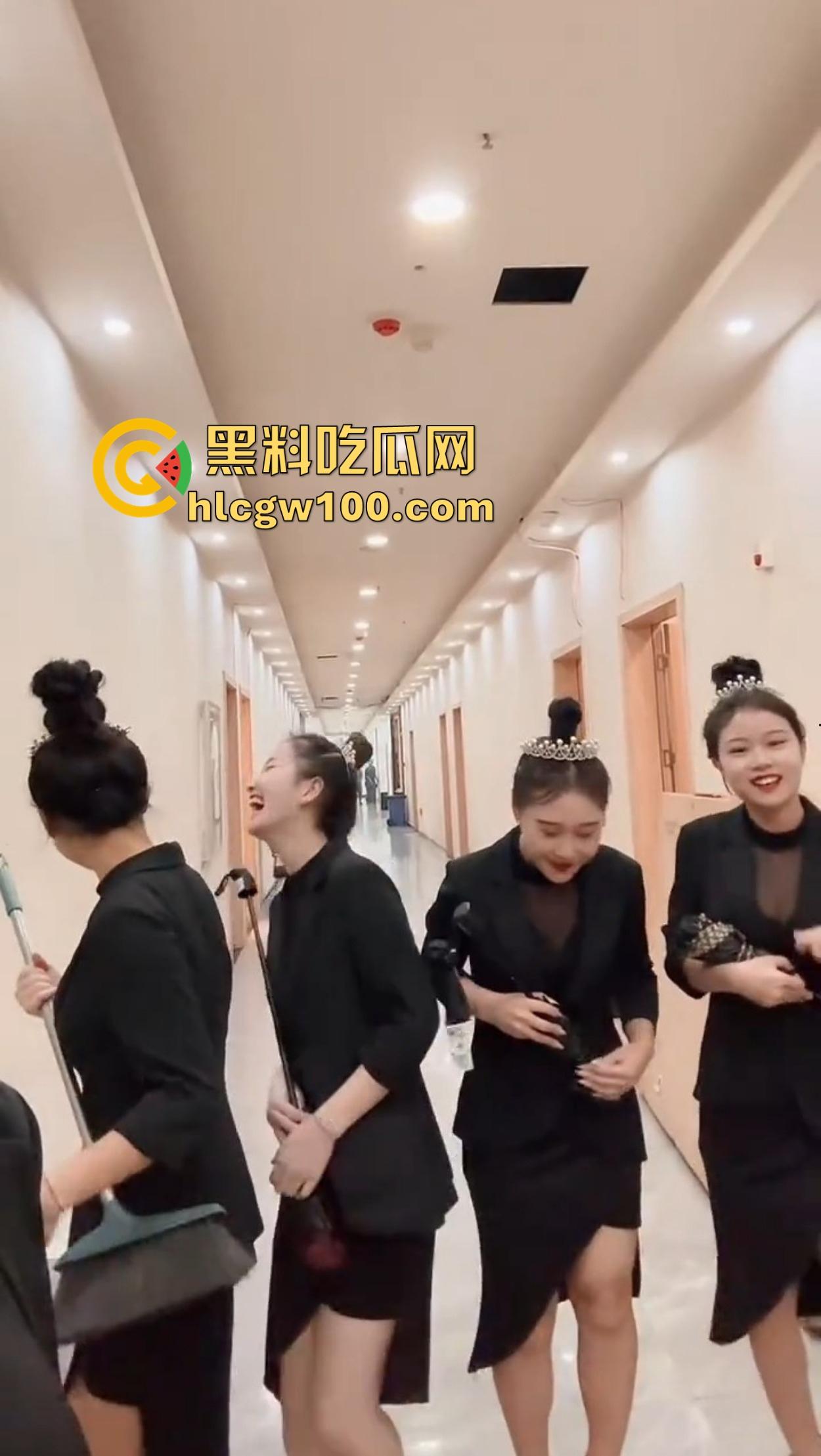 缅甸小姐姐的日常曝光，下班后颜值在线可甜可辣，生活不仅是开火车，瓜友速来当评委，看看缅甸妹子美到几分！  第13张