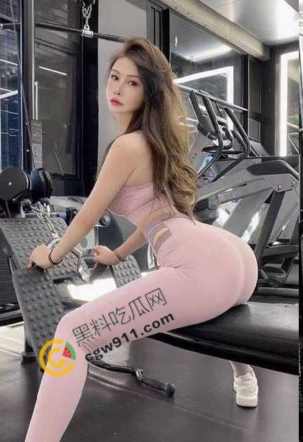 瑜伽房中的极限狂欢：36D模特女友练瑜伽时被男友揉奶抚穴，大肉棒猛插白虎美鲍，淫姿勾魂！  第1张