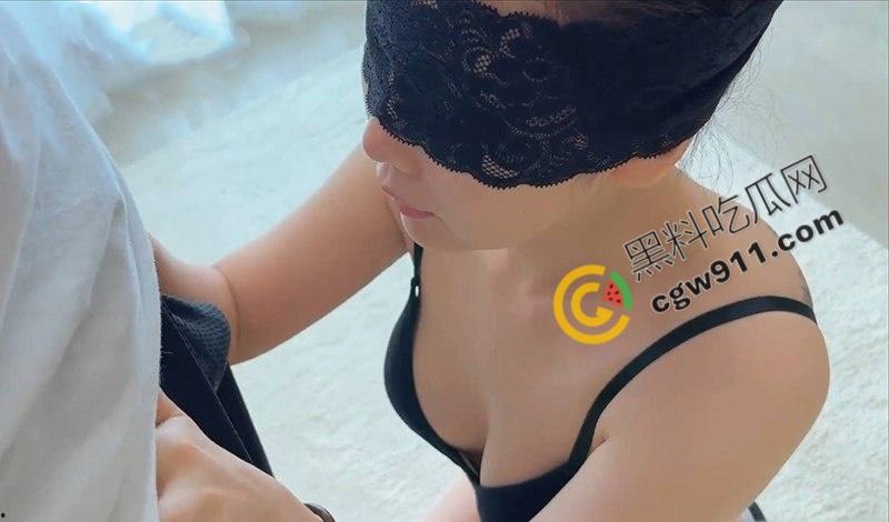 瑜伽房中的极限狂欢：36D模特女友练瑜伽时被男友揉奶抚穴，大肉棒猛插白虎美鲍，淫姿勾魂！  第6张