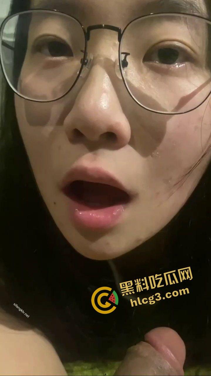 艺校毕业顶级眼镜反差婊『陈思琪』喝尿SM调教 射完拔套吞精 3P淫荡性爱 极致撸点！  第10张