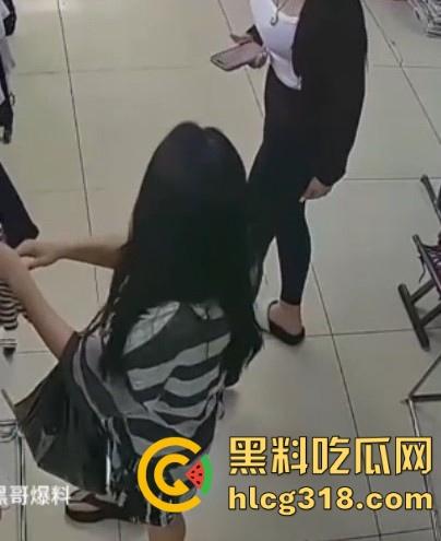 郑州女装店惊现射精男！枪法精准甩狙高手，秒射黑丝裤，瑜伽但哥们的审美一般，这都射得下去！  第8张