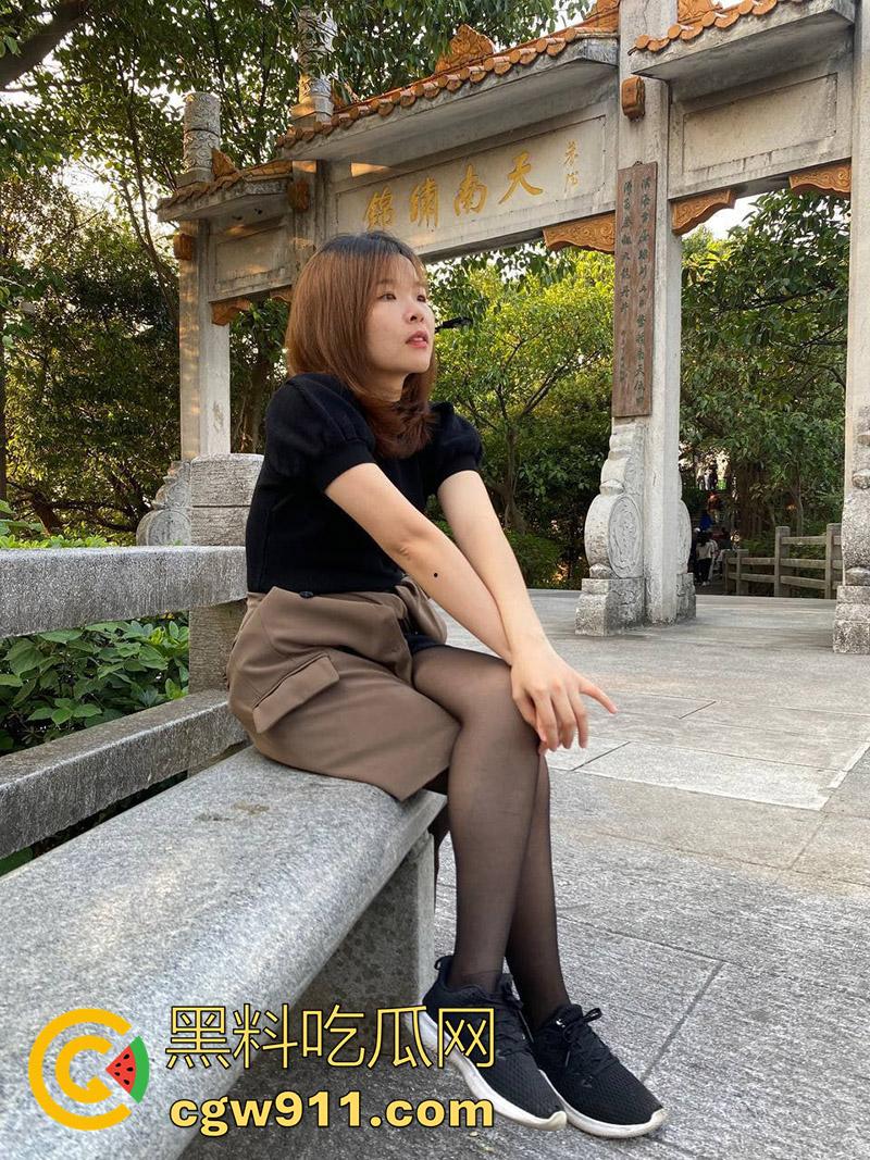 深圳32岁肥臀骚逼【王芳芳】，至今未婚乐忠于约炮，靠逼上位当母狗，公共厕所海边都曾被炮友操过，实在太骚了！  第3张