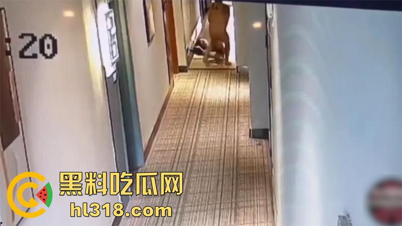 长腿骚鸡被操哭了！做一半受不了直接跑路，被大哥全裸追出来，硬拉回去继续操，这也太生猛了！  第3张